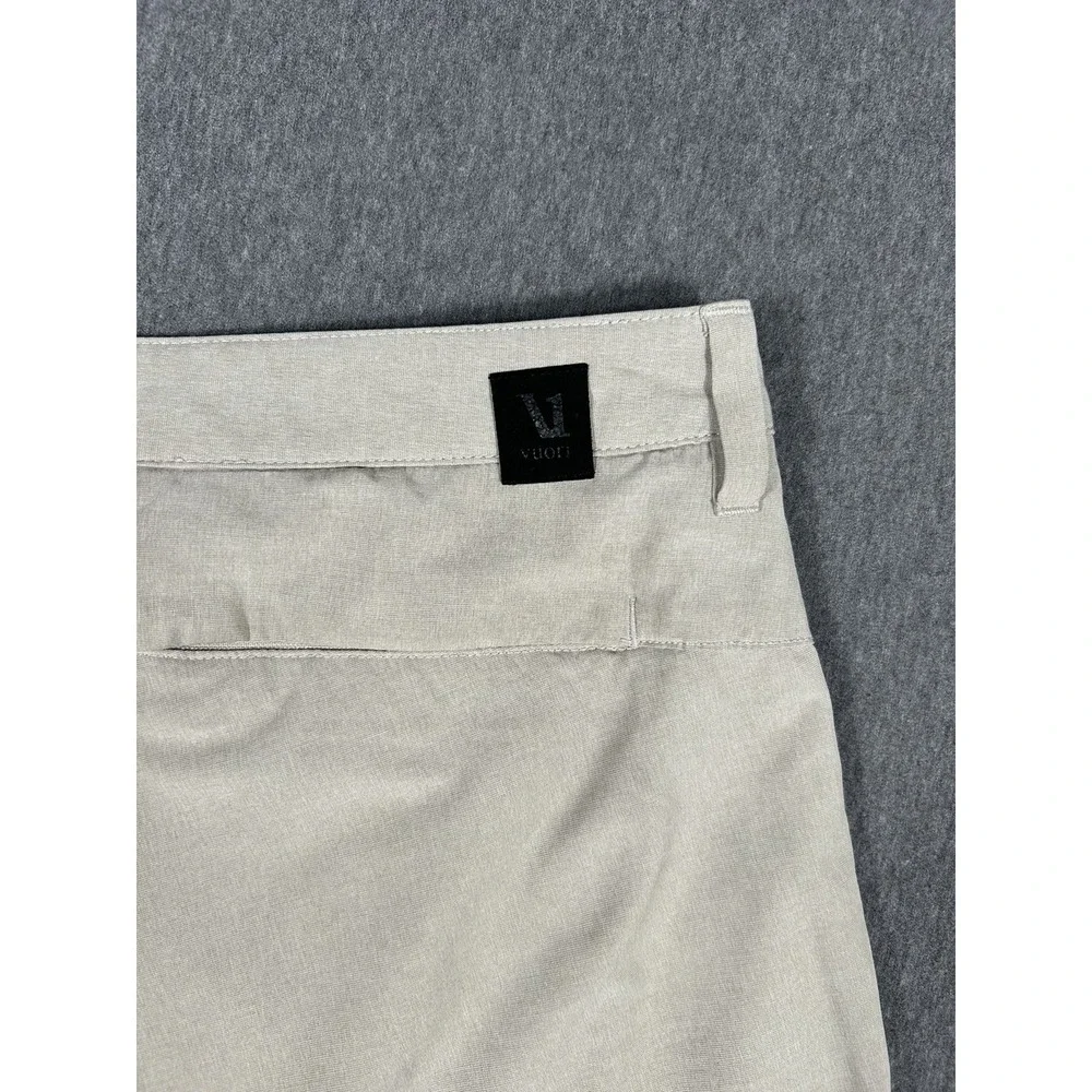 Vuori Men's Transit Hybrid Performance Chino Shorts in Khaki 32